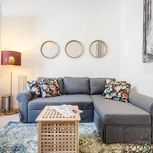 Bpr Blooming Design With A/c Apartment
